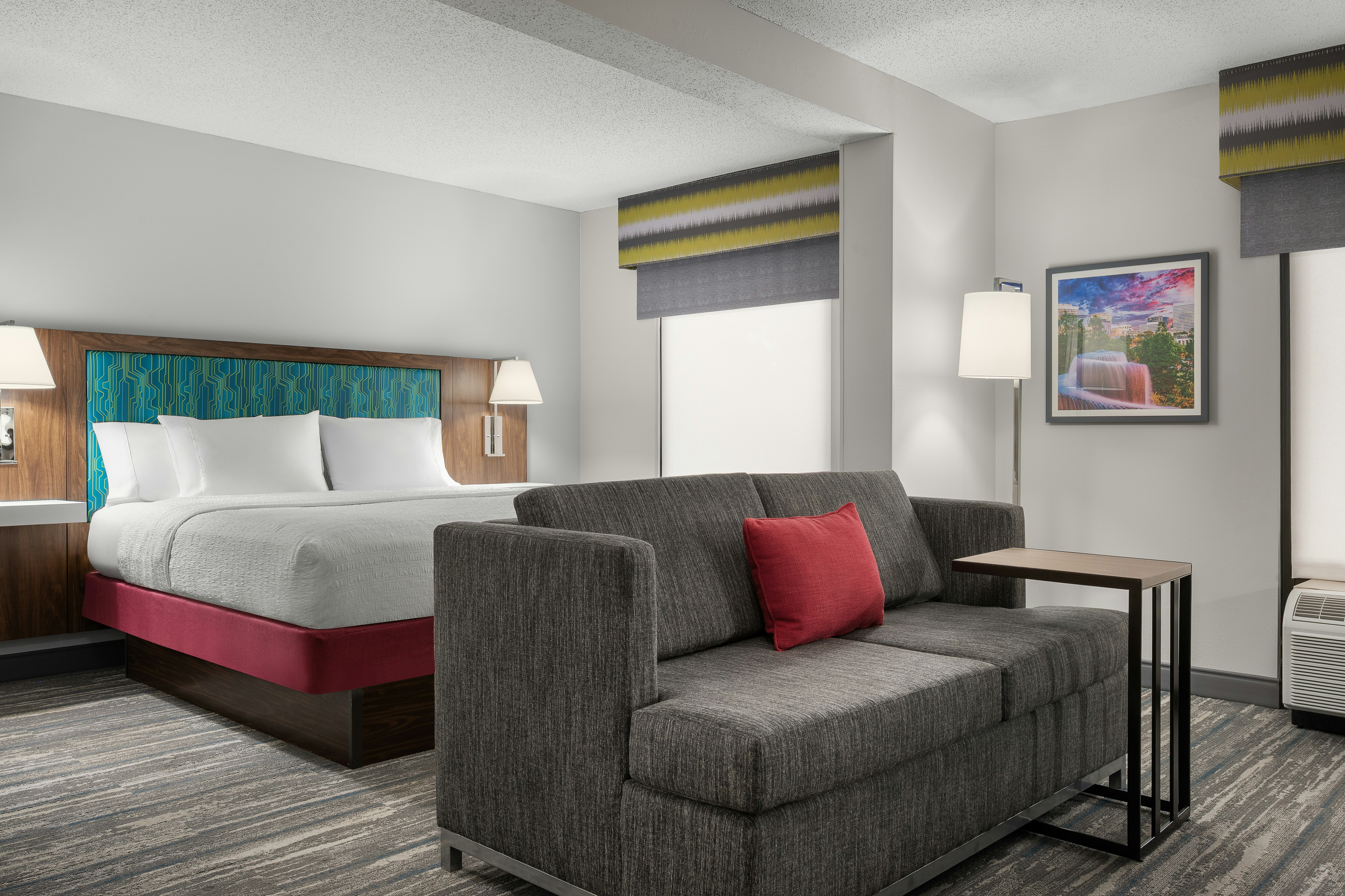 DELUXE, KING BED, CORNER