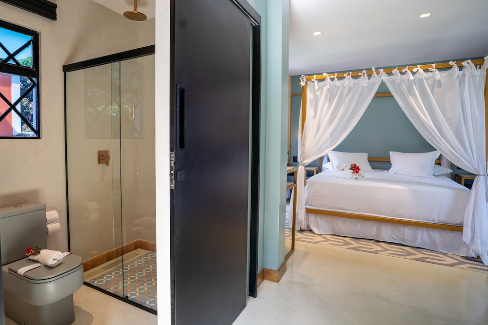 Exotica Boutique Hotel 48/50