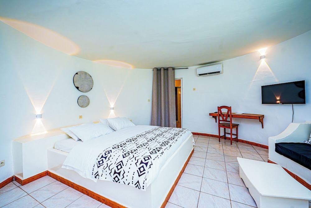 Superior, Bungalow, Queen Bed