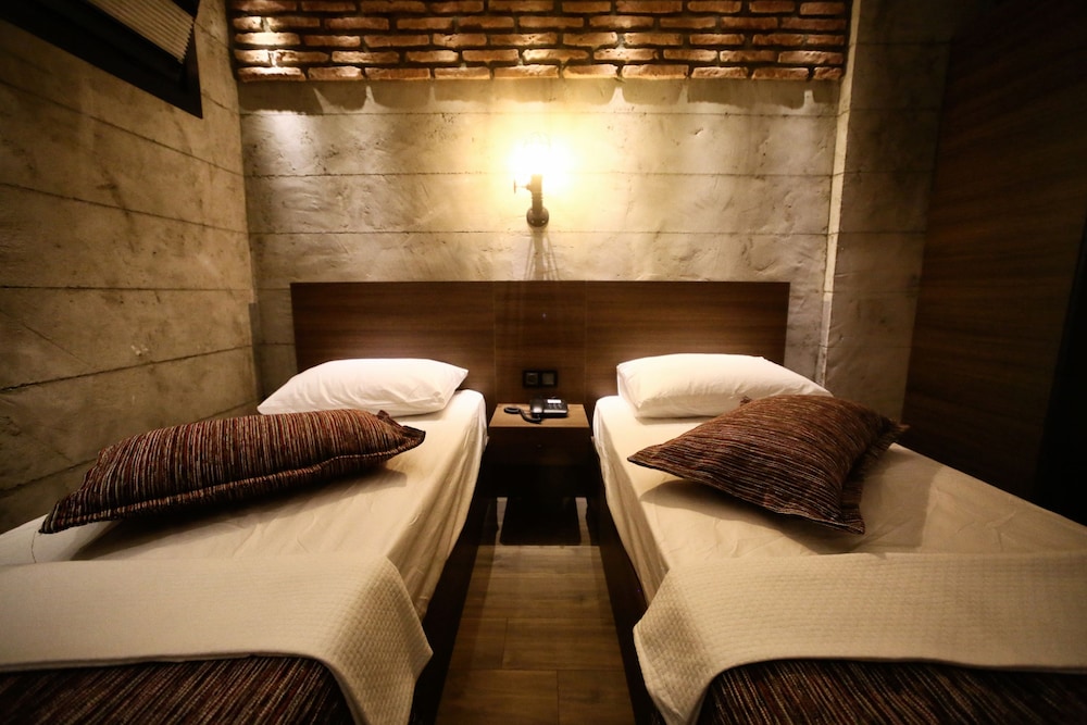 Elibol Hotel 34/52