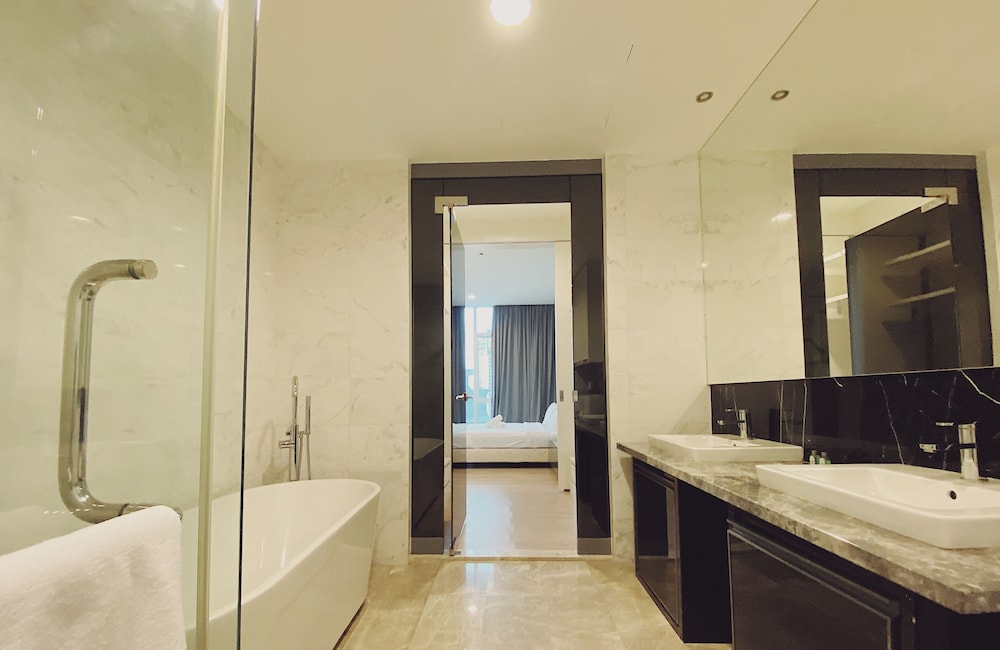 Platinum Service Suite at The Face 64/68