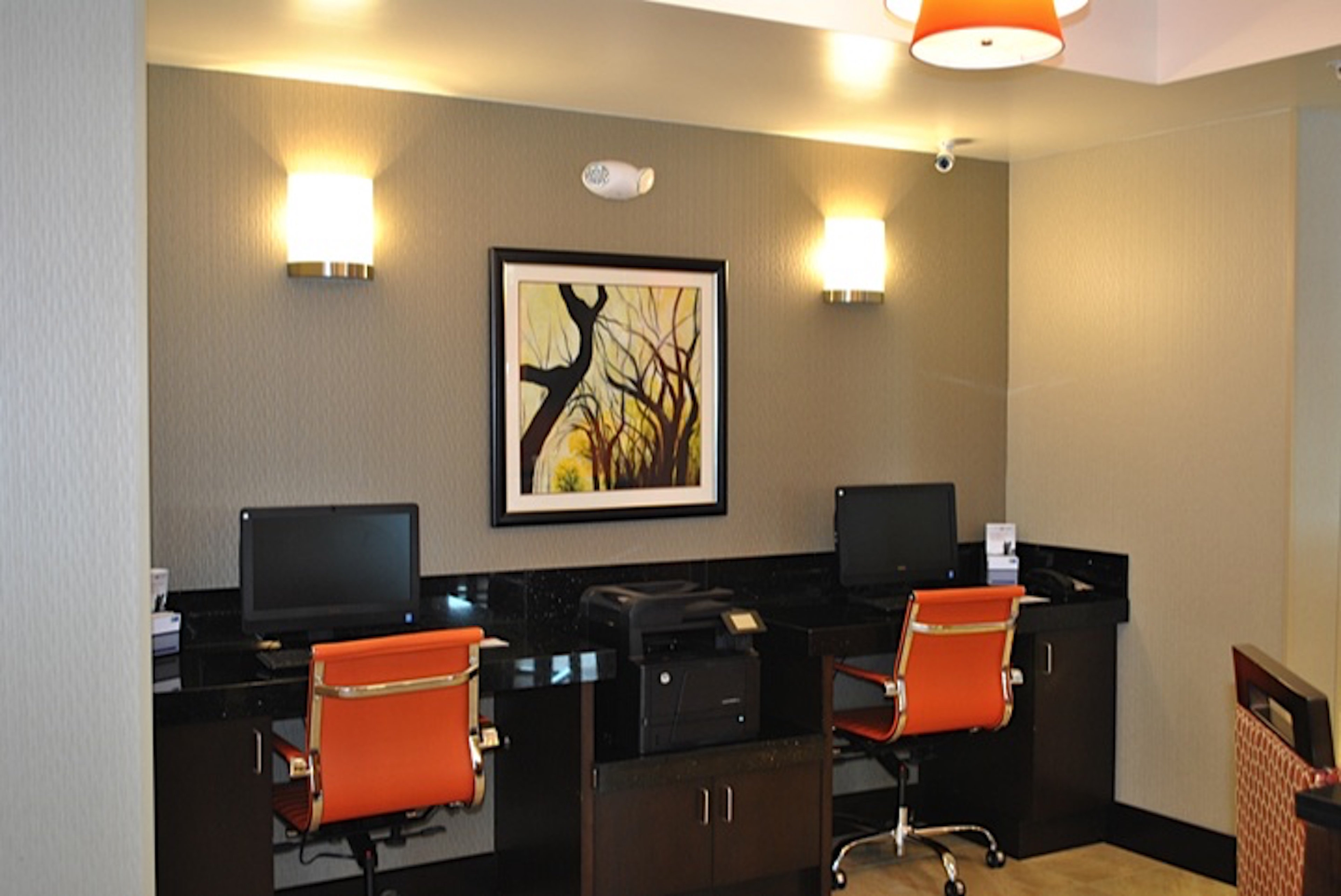 HOLIDAY INN EXPRESS SALEM 28/28
