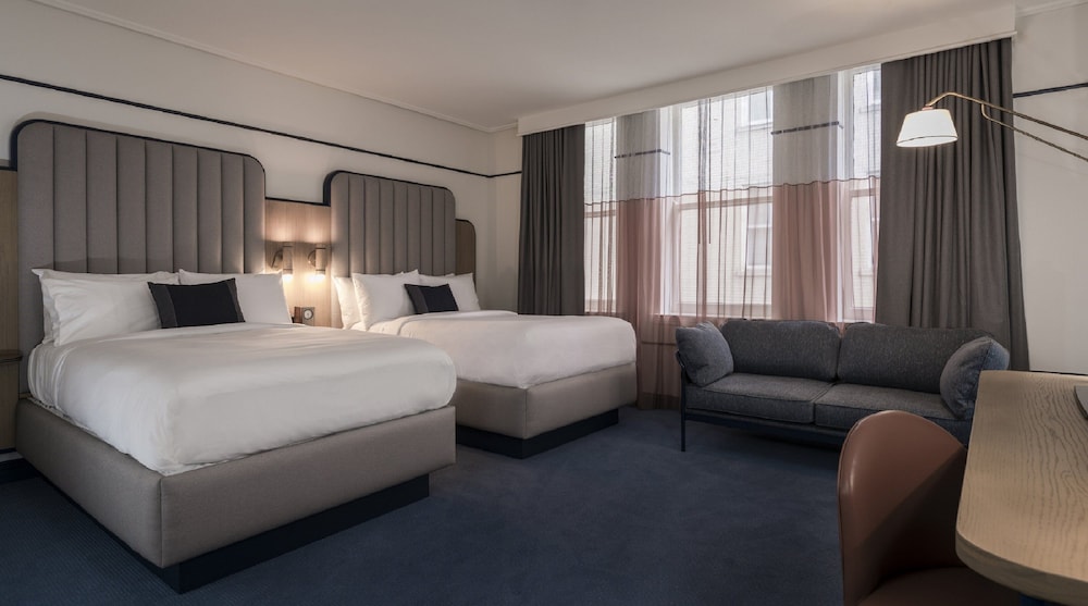 GUEST ROOM, 2 DOUBLE BEDS