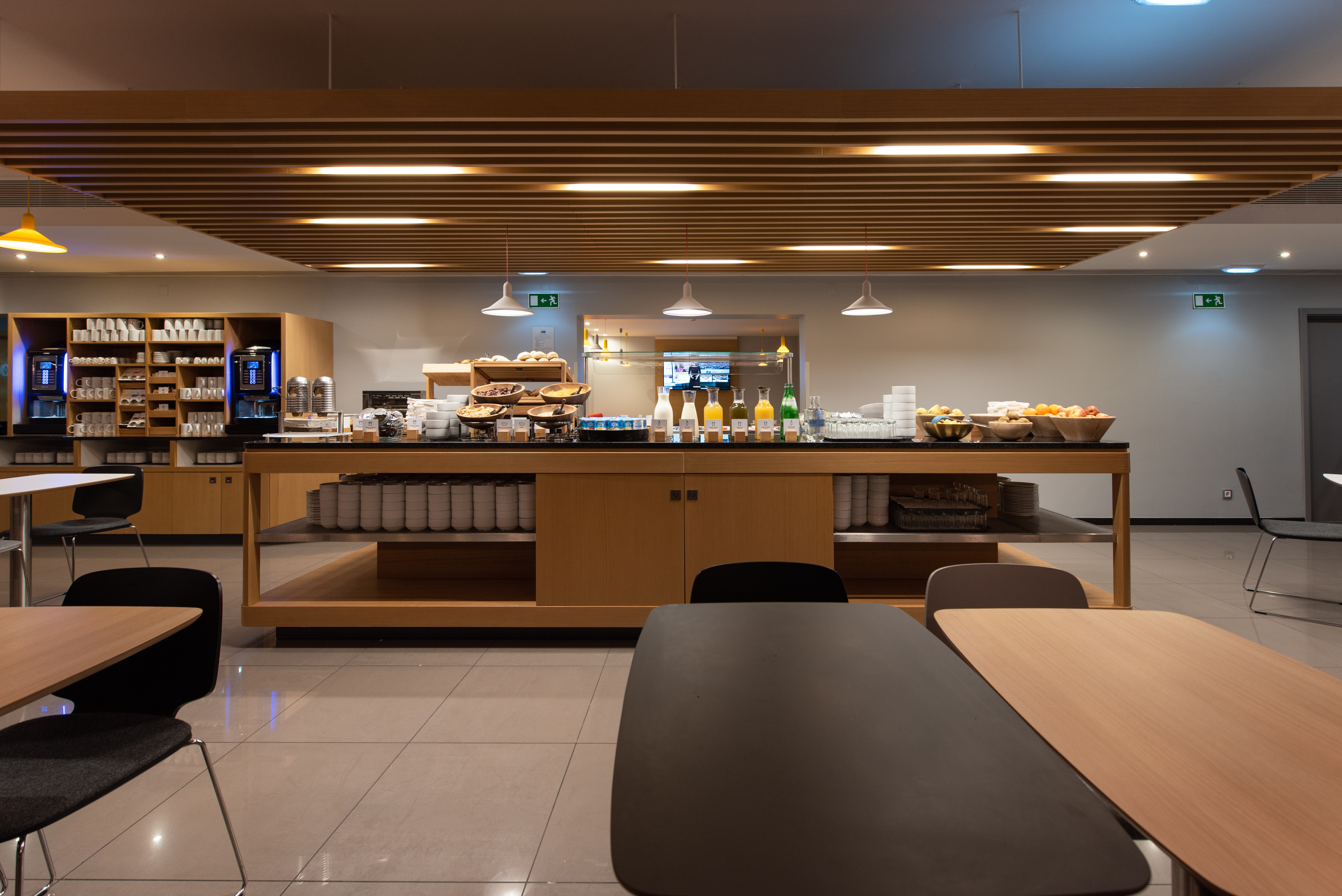 HOLIDAY INN EXPRESS LISBON AIRPORT 49/78