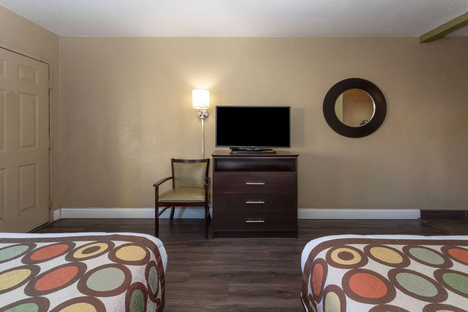 Super 8 by Wyndham NAU/Downtown Conference Center 24/30