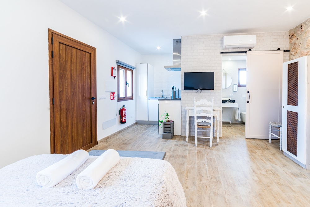 Design, Studio, Double Bed, Garden View
