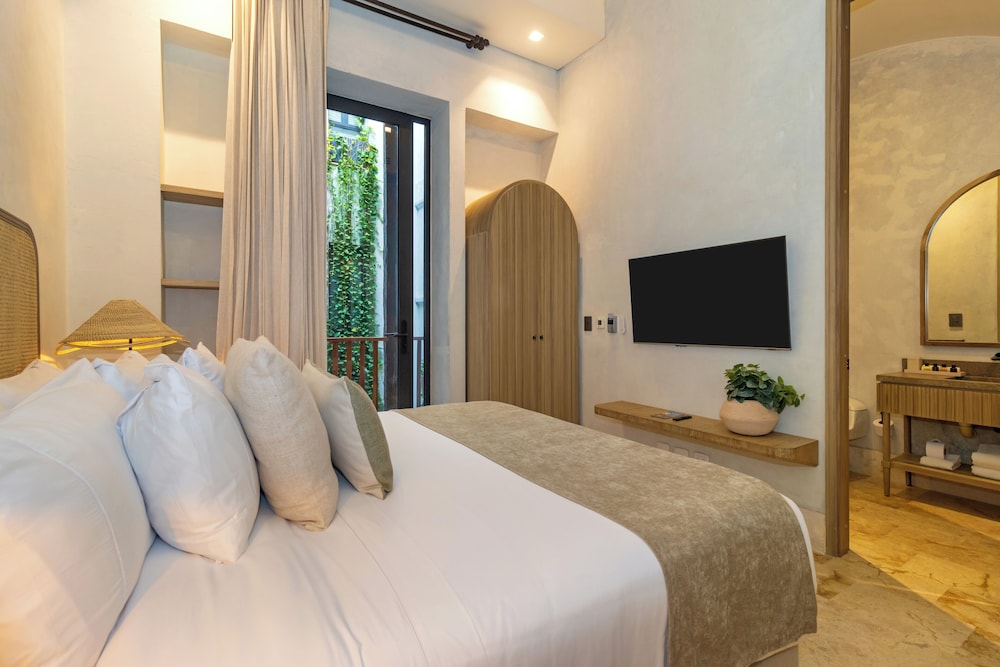 2 BEDROOMS, FAMILY SUITE