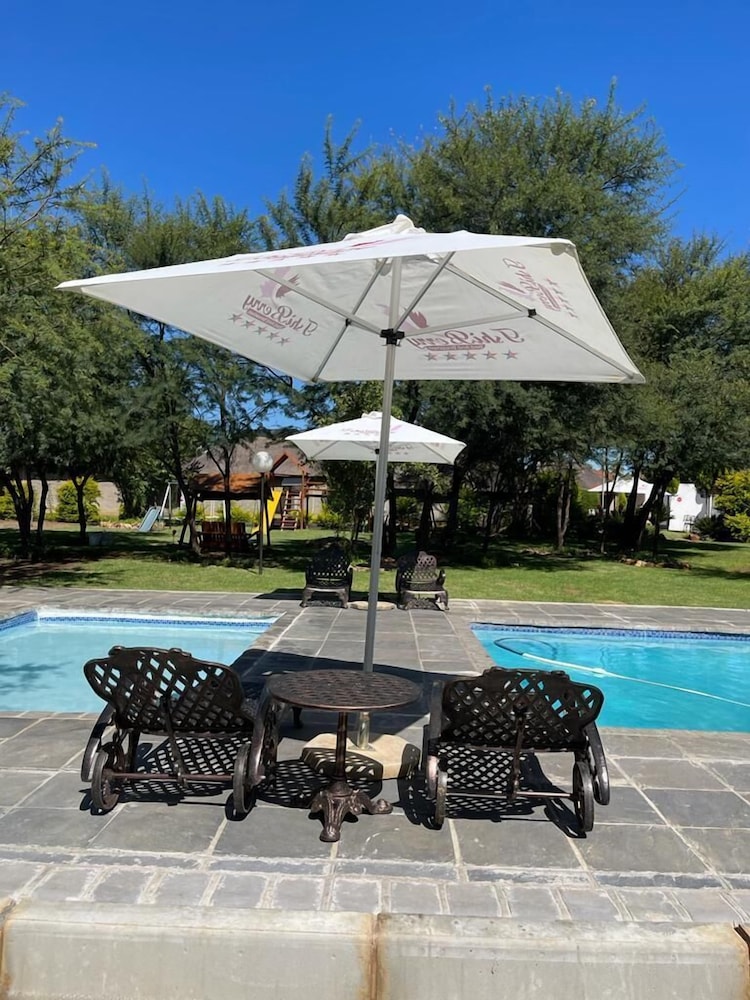 Tshiberry Bed & Breakfast 37/43
