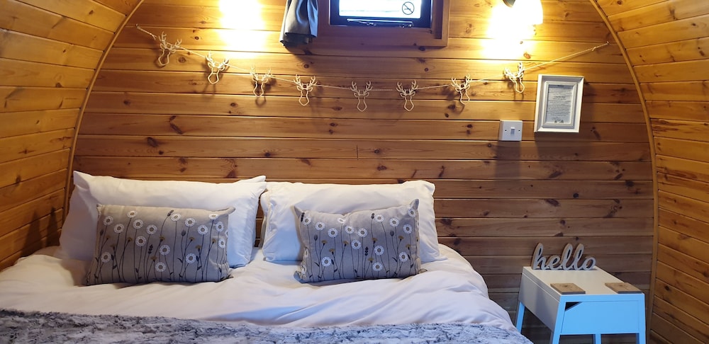 The Little Hide - Grown Up Glamping 20/50