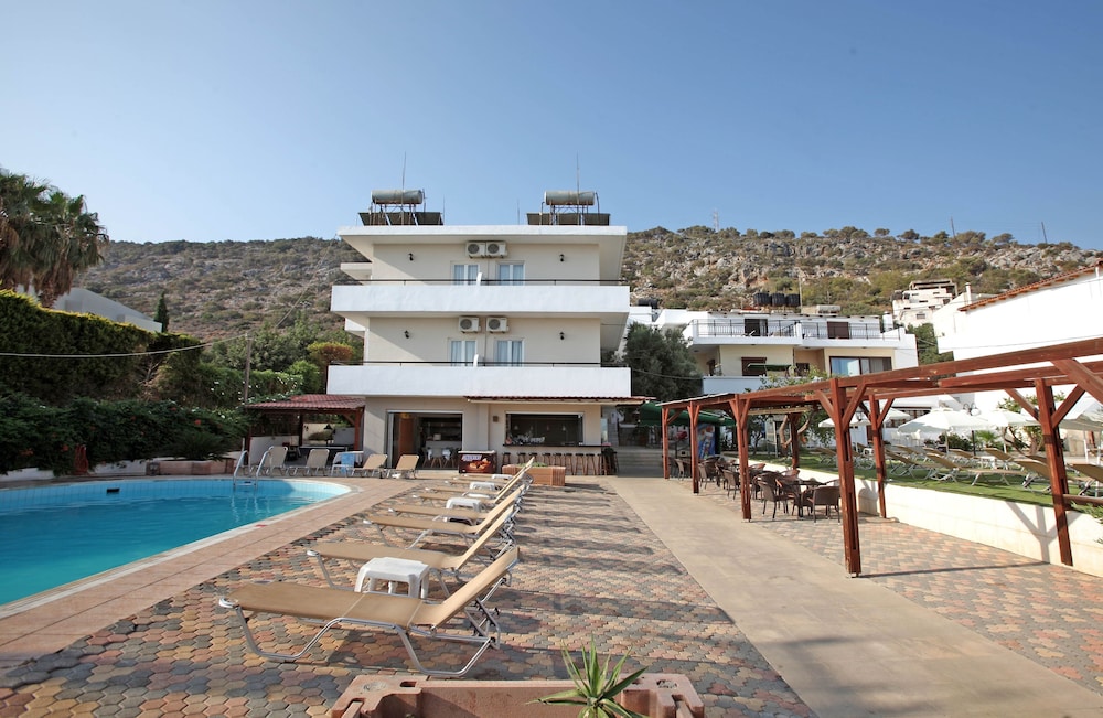 Iraklis Apartments in HERSONISSOS