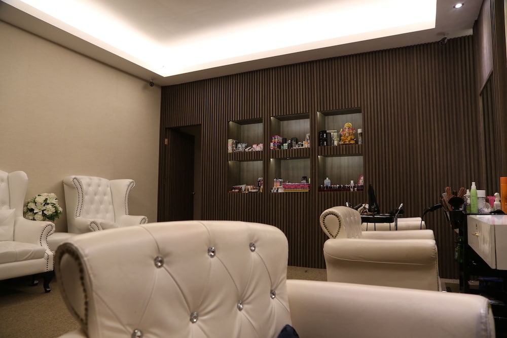 Savan Resorts 34/69