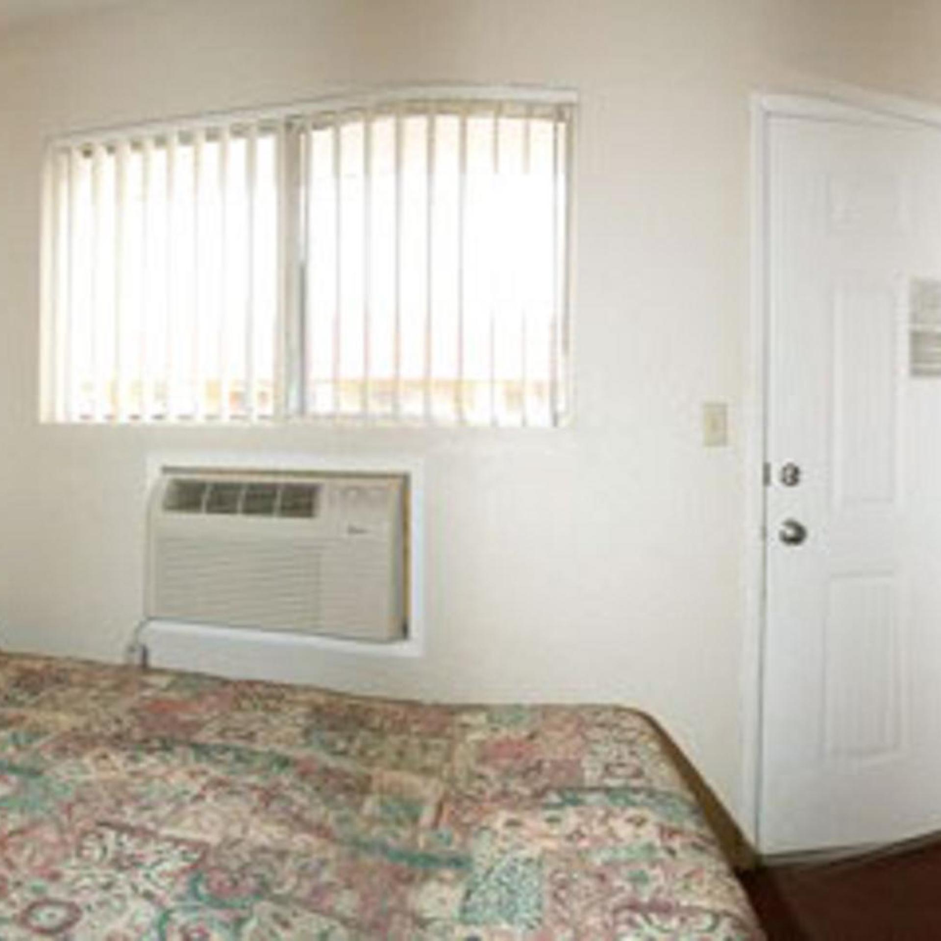 Sunset Inn and Suites 23/24