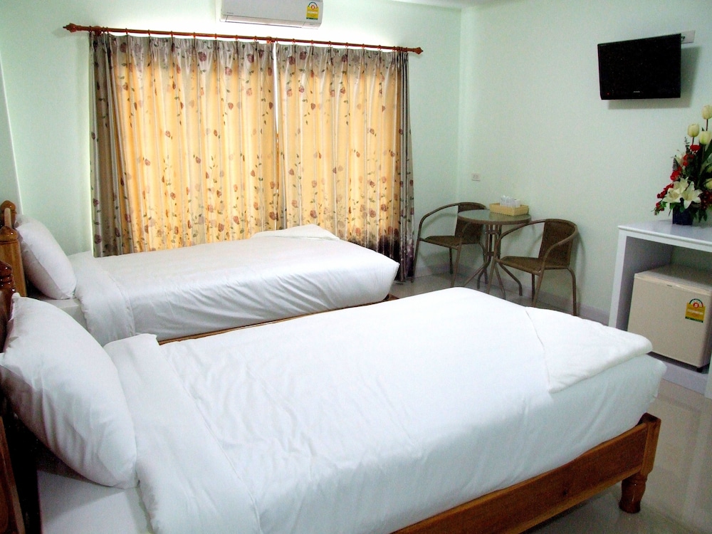 Rueanrimnam Hotel 11/47