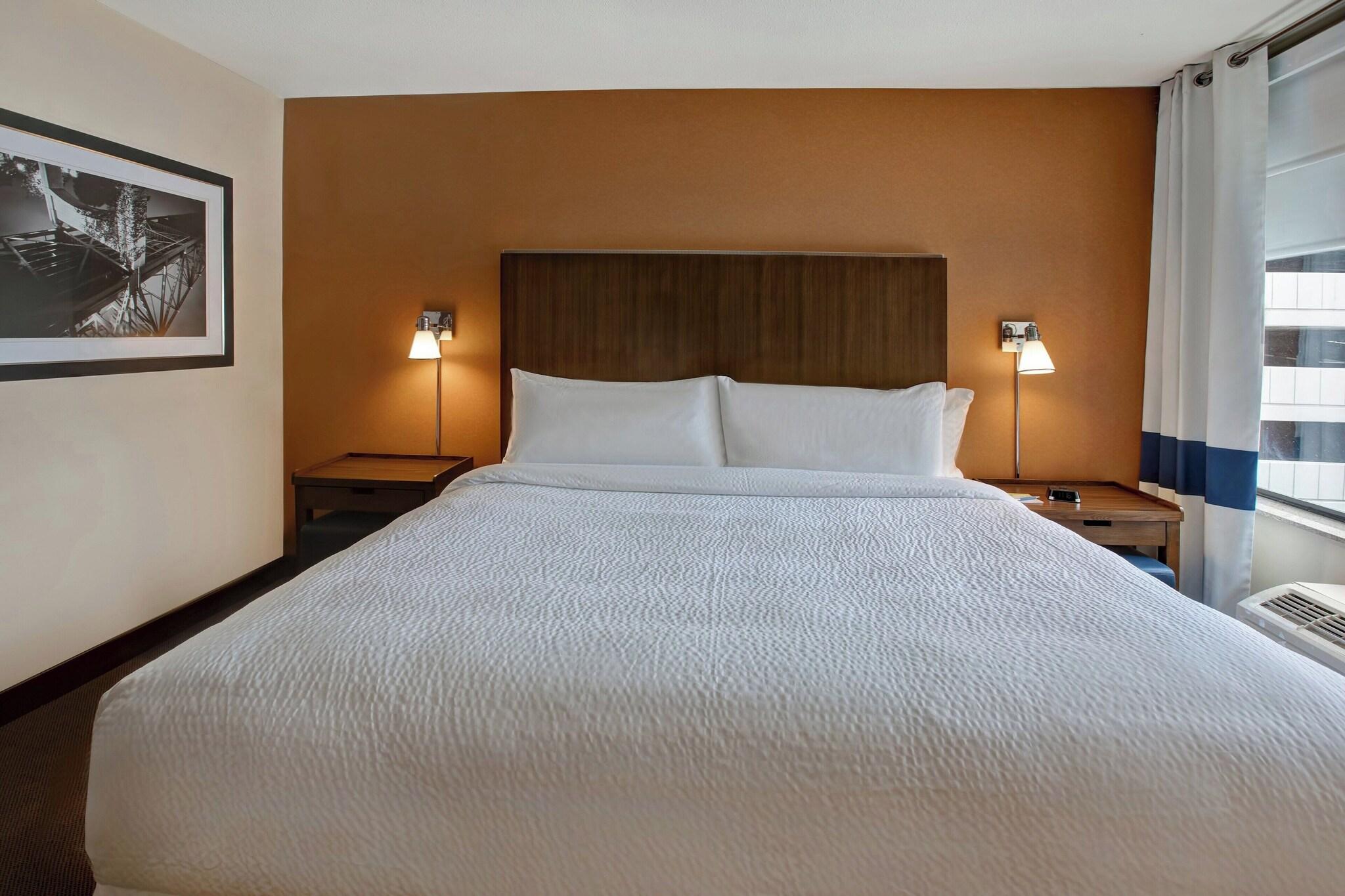 Junior Suite, Queen Bed