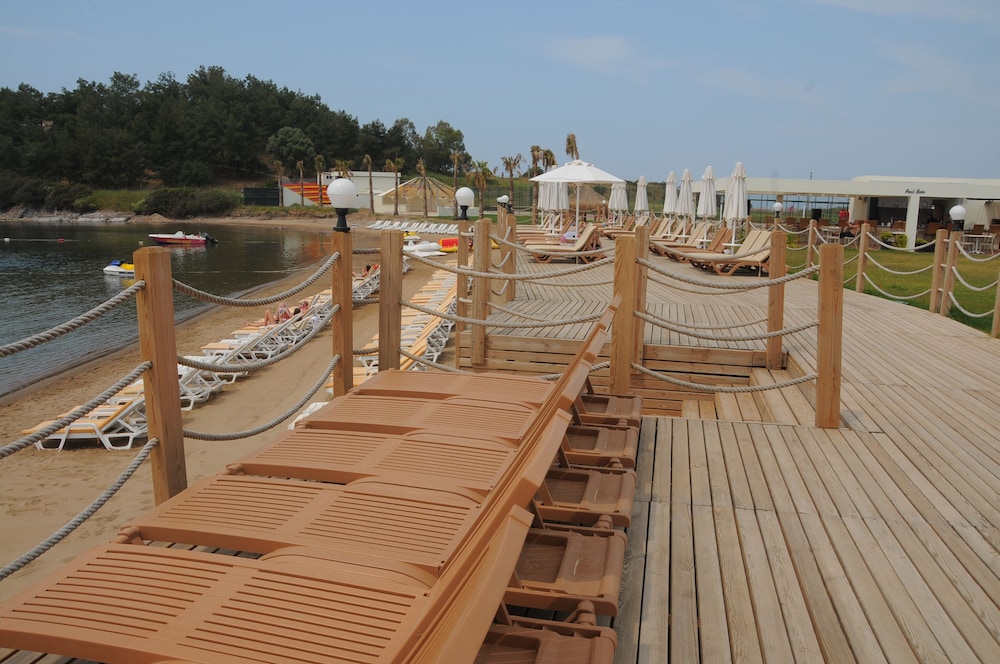 Karya Family Resort 10/88