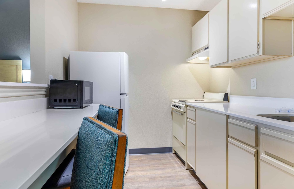 Deluxe, Studio, Queen Bed, Sofa, Extended Stay America - Arlington - Six Flags 9/10