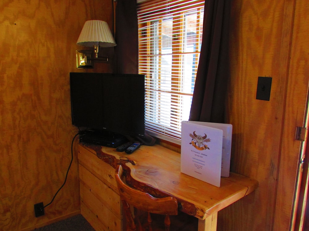 Chinook Winds Motel 35/76