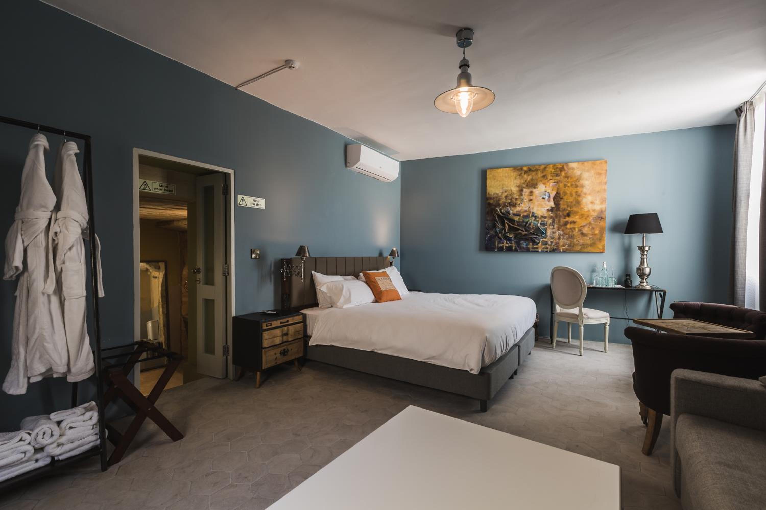 Talbot and Bons Boutique Bed & Breakfast 8/23