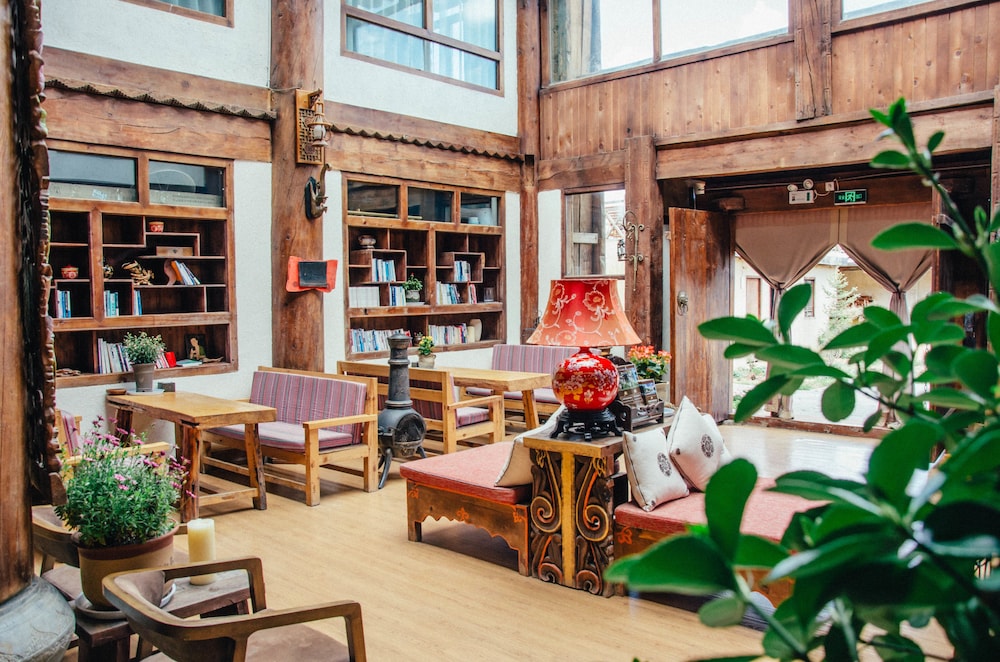 E-Outfitting Boutique Hotel Shangri-La 50/66