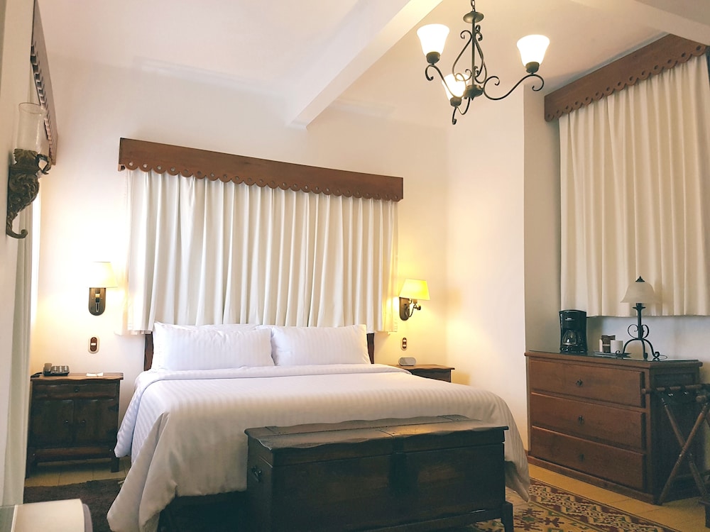 Hotel Mi Solar 24/68