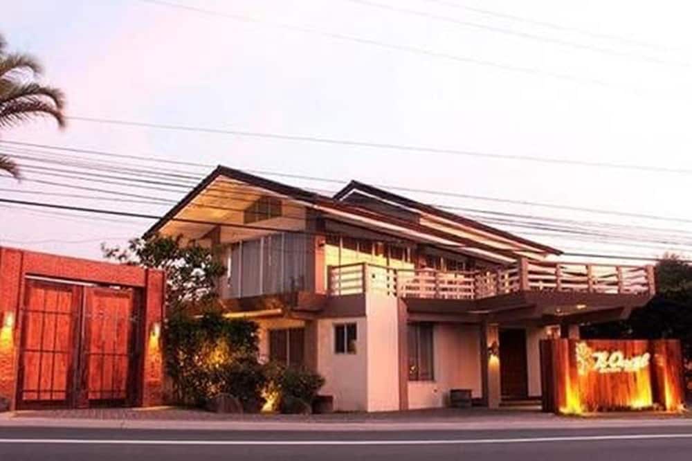 The Oriental Luxury Suites Tagaytay 3/50