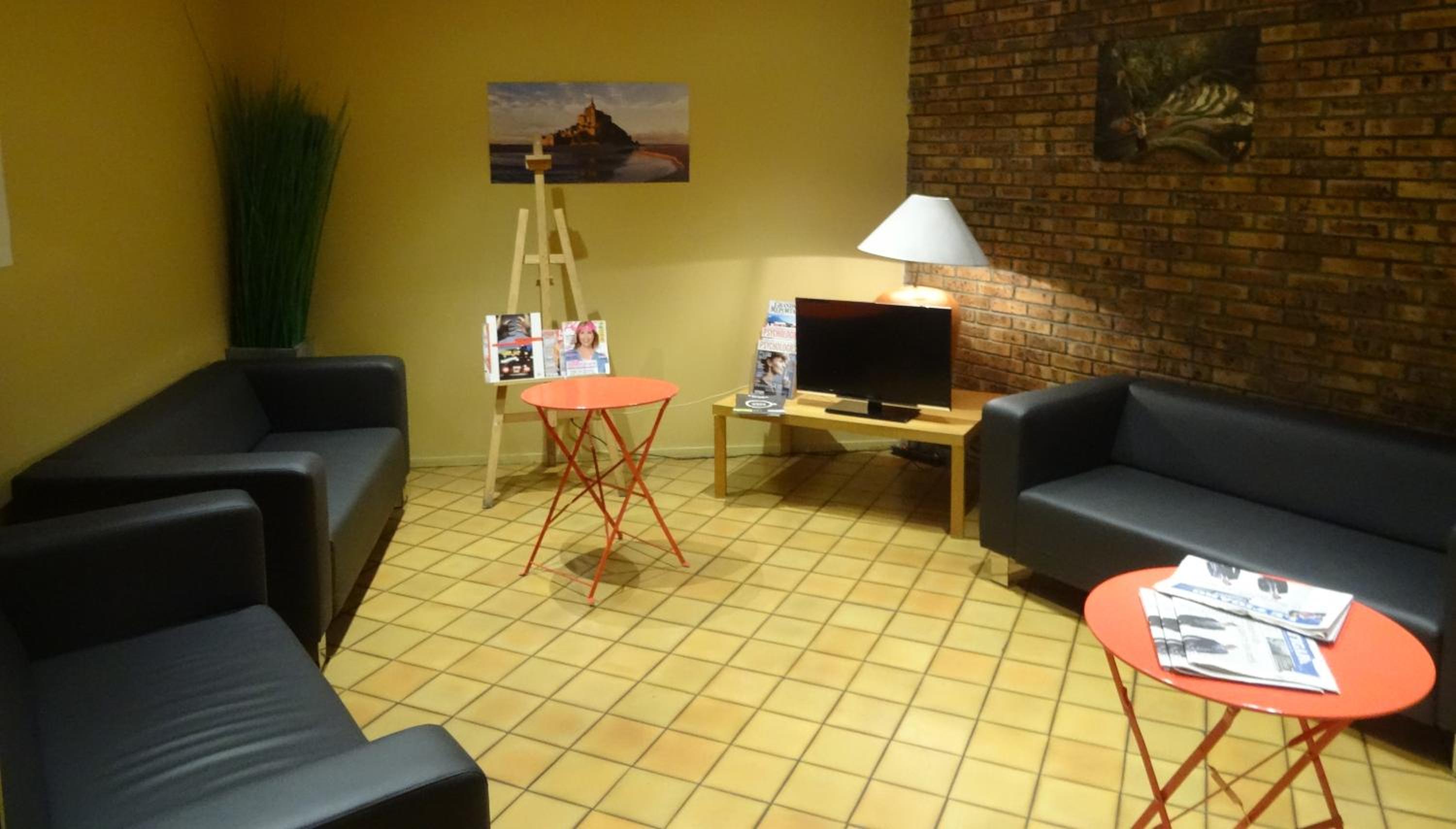 Kyriad Creteil Centre 23/43