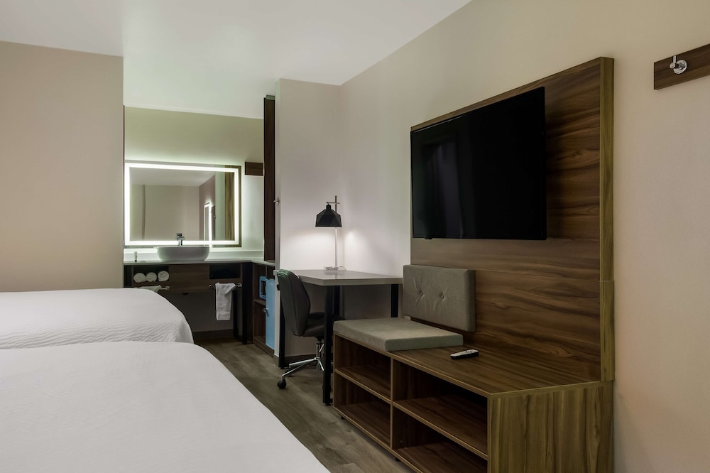 Signature Inn Houston Galleria 8/23