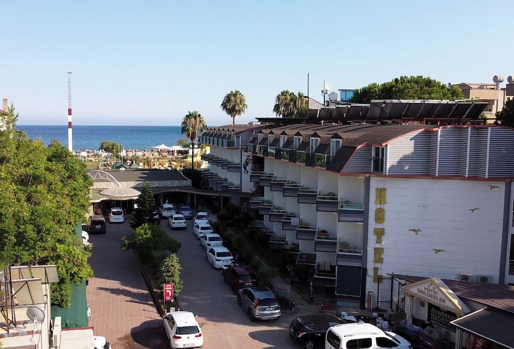 Unluselek Hotel 2/44