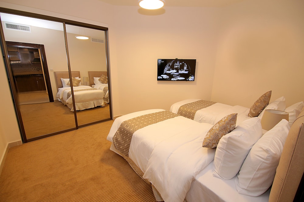 Viola Hotel Suites 14/35