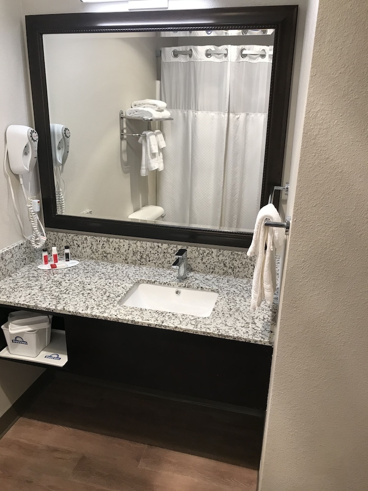 Days Inn by Wyndham Bernalillo 25/43