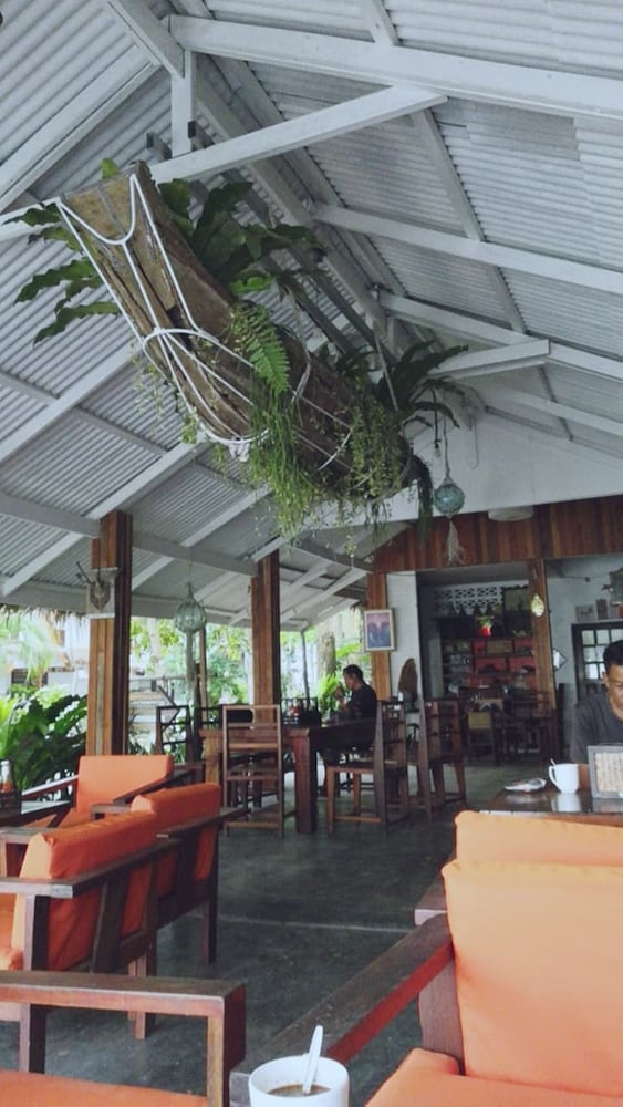 Sunshine Beach Resort 78/100
