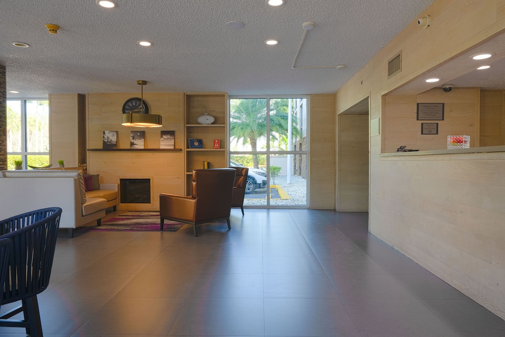 The Palms Inn & Suites 2/45