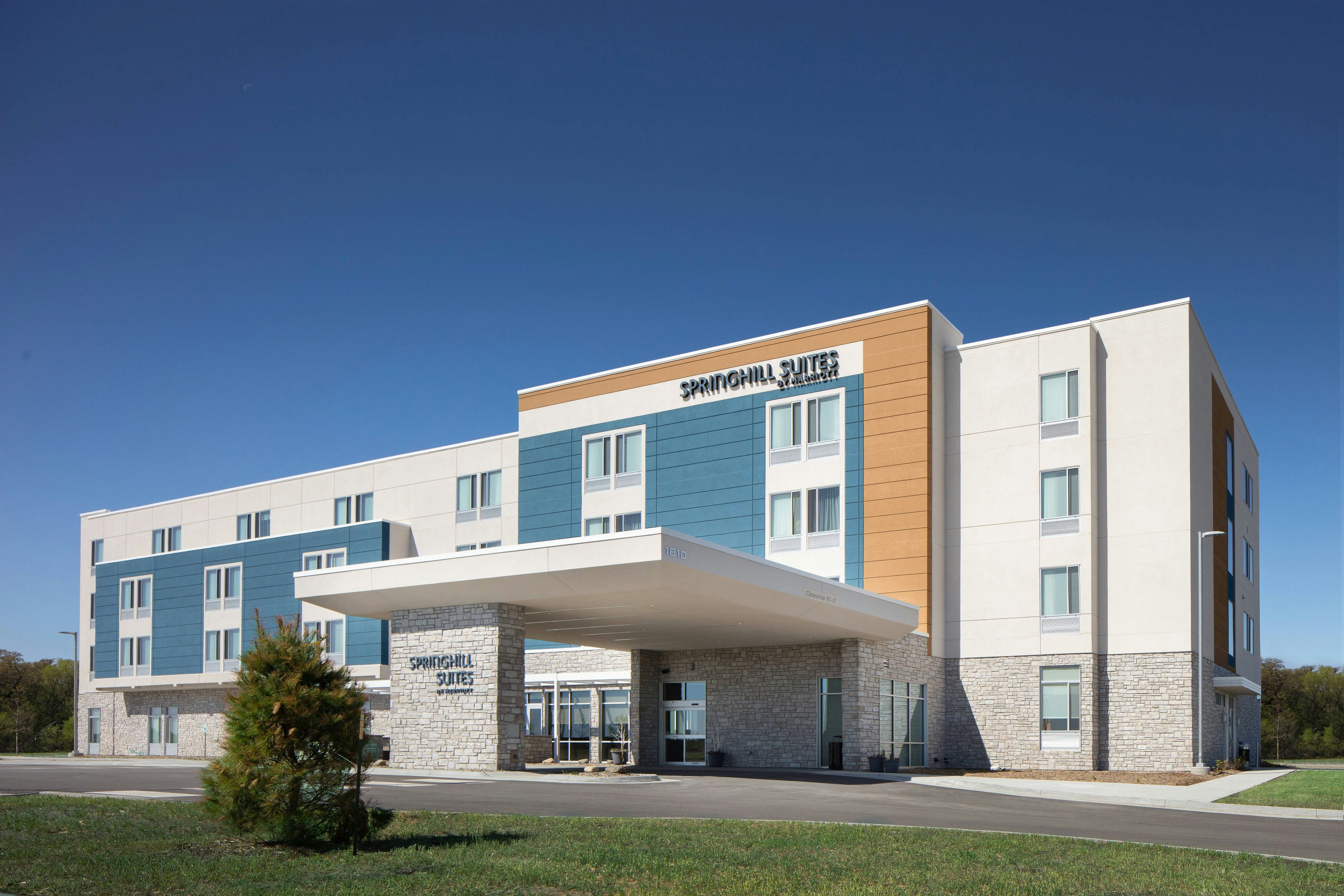SpringHill Suites by Marriott Ames 2/15