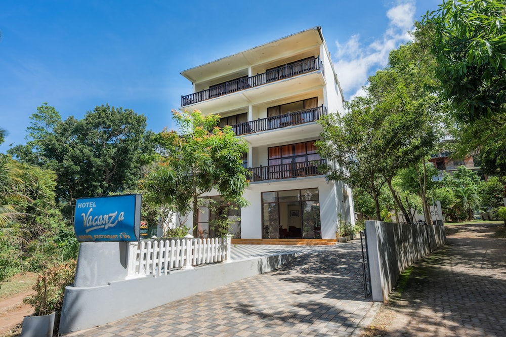 Vacanza Hotel 4/46
