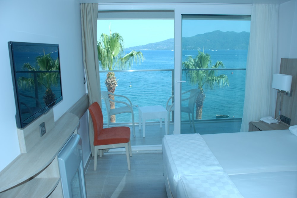 Begonville Beach Hotel - Adult Only 12/49