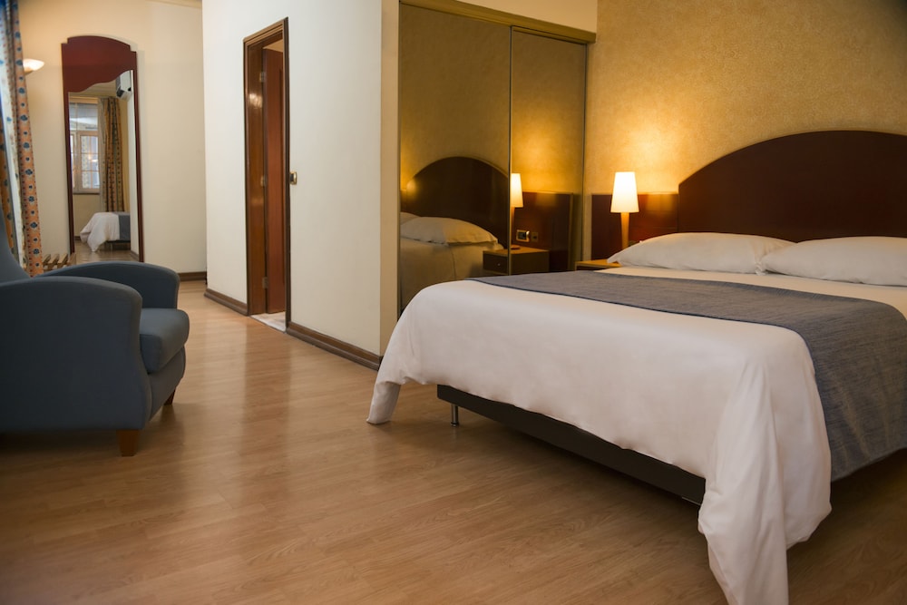 Internacional Hotel 10/48