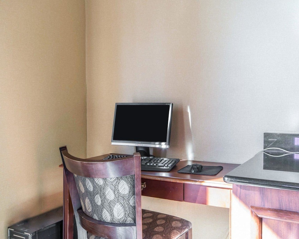 Quality Inn Dry Ridge KY 20/25
