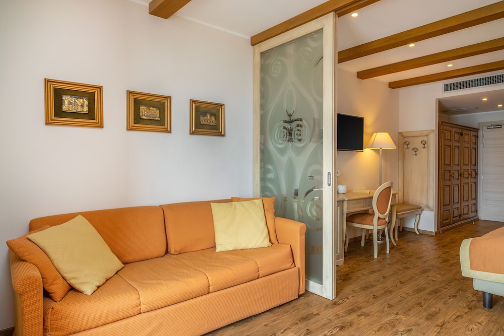 Boutique Hotel Brenzone 46/78