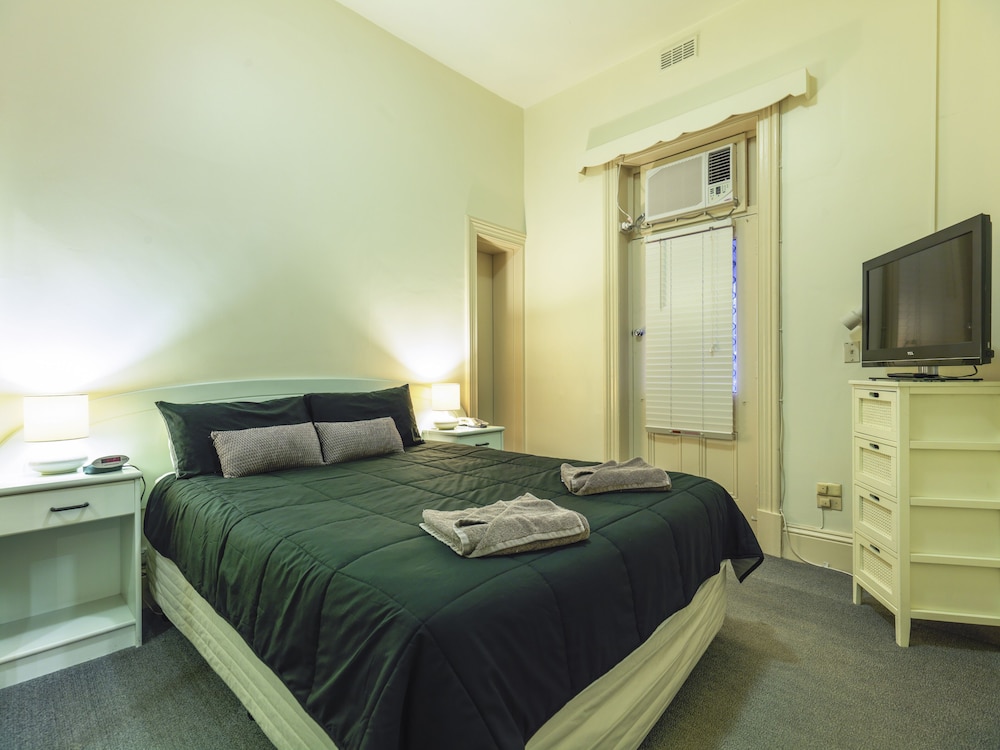 Grand Tasman Hotel 12/65