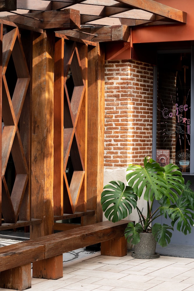 Sanae' Oldtown Hotel 5/48