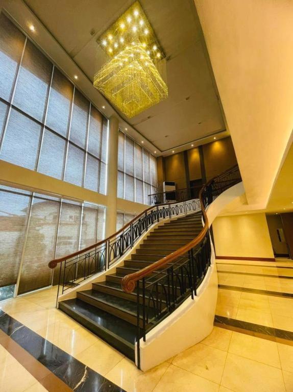 Grand Astoria Hotel 2/35