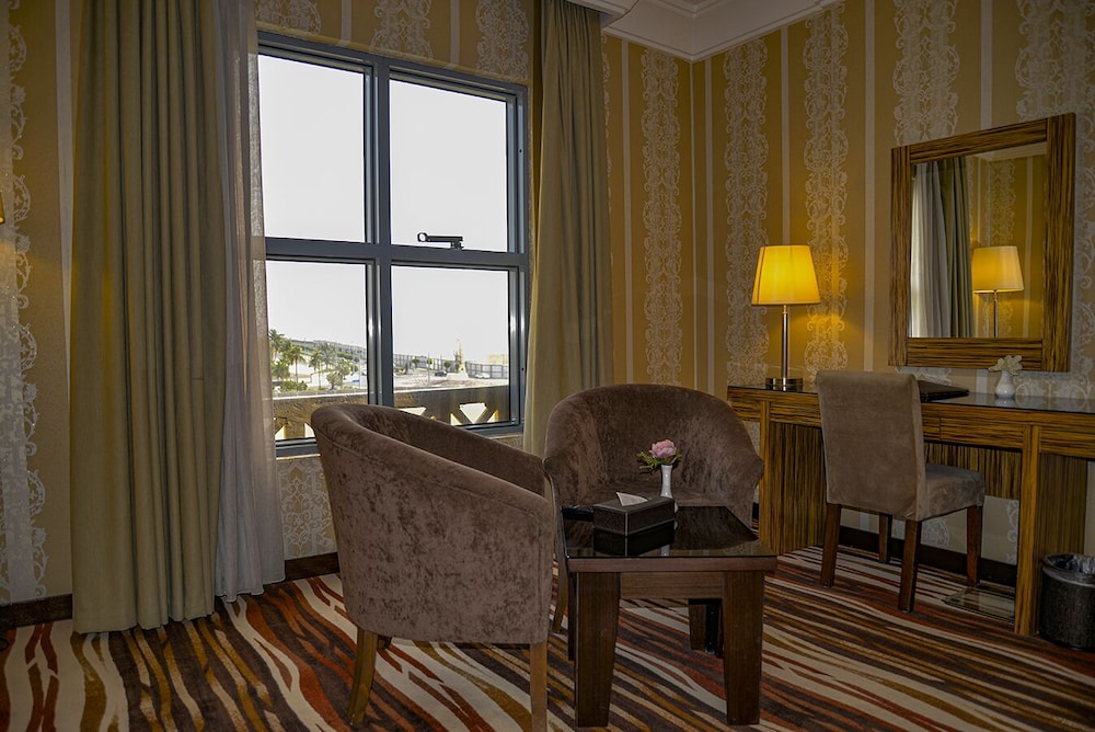 فندق كراون تاون(Crown Town Hotel) 24/46