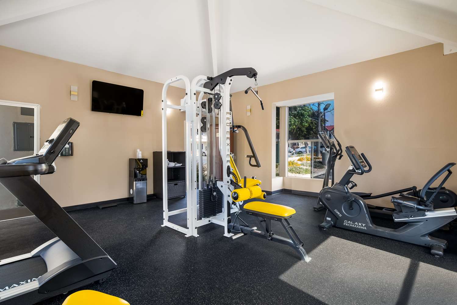 SureStay Plus Hotel By Best Western Upland Ontario North 6/16