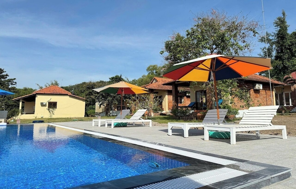 Vung Bau Resort 63/66