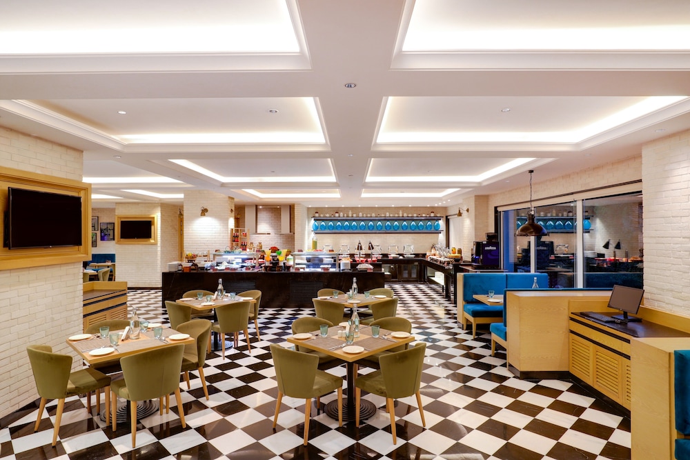 Lemon Tree Premier Mumbai Airport (Ct) 34/50