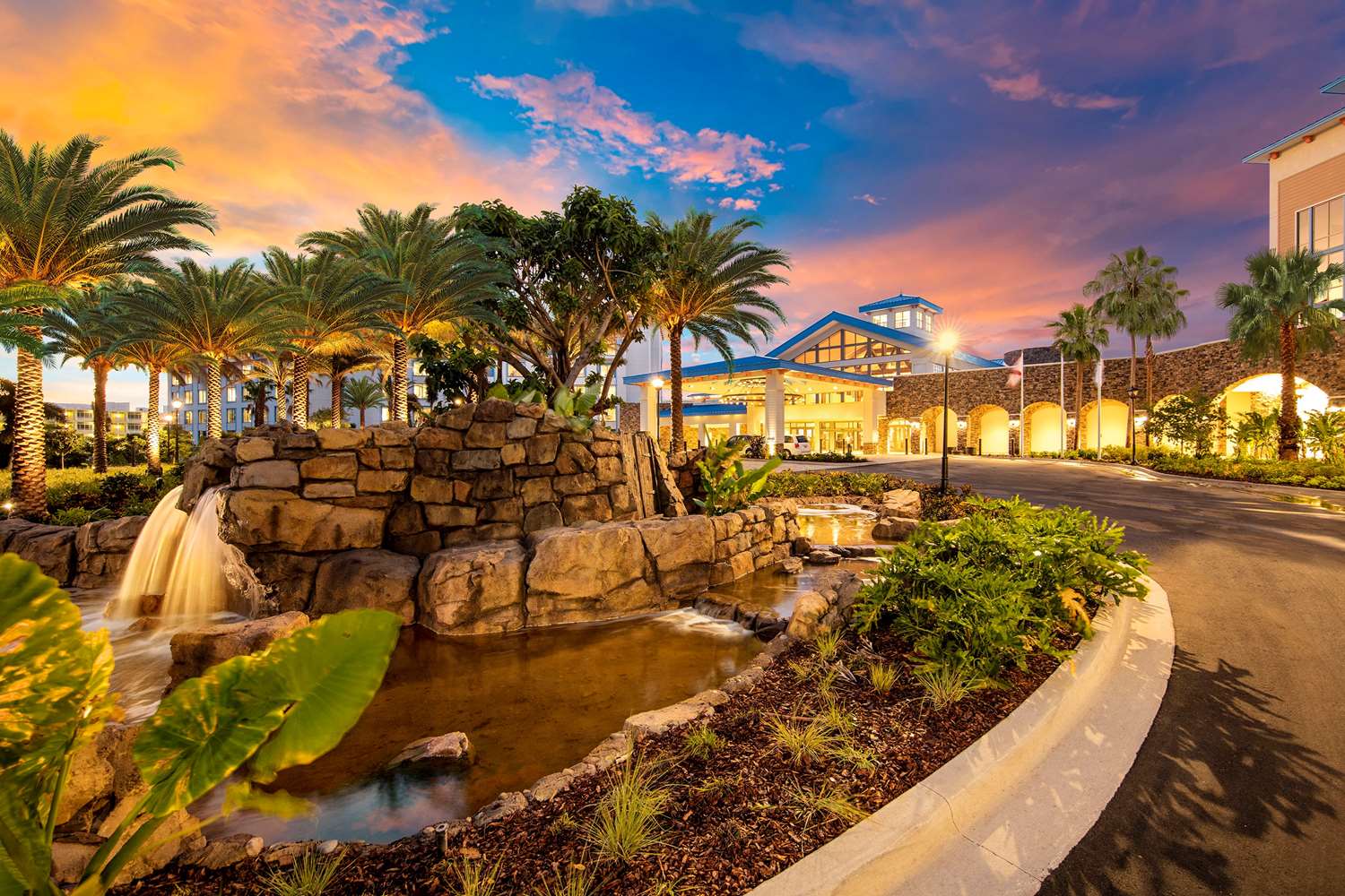 Universal's Loews Sapphire Falls Resort 18/21