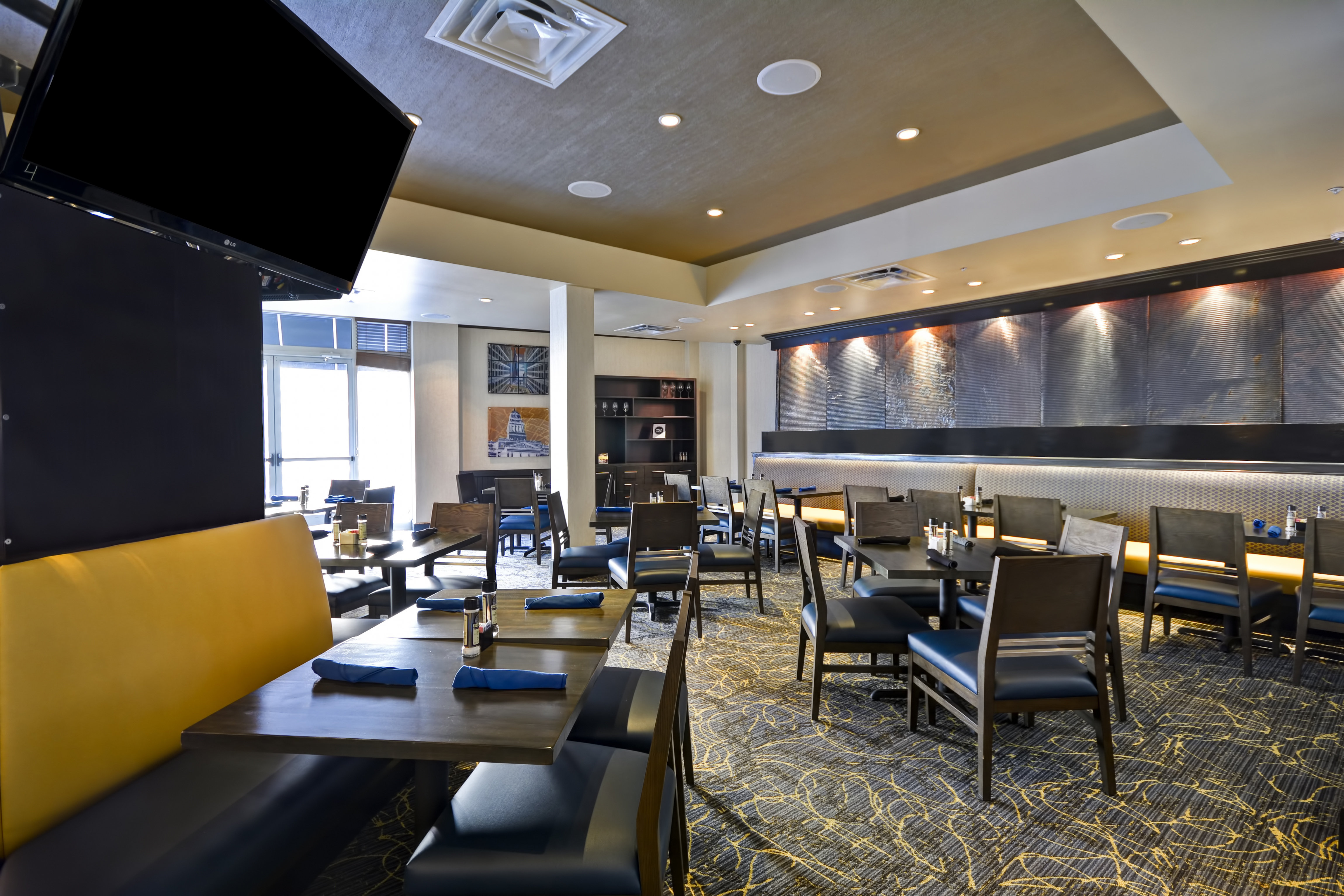 Holiday Inn Detroit Metro Airport 54/58