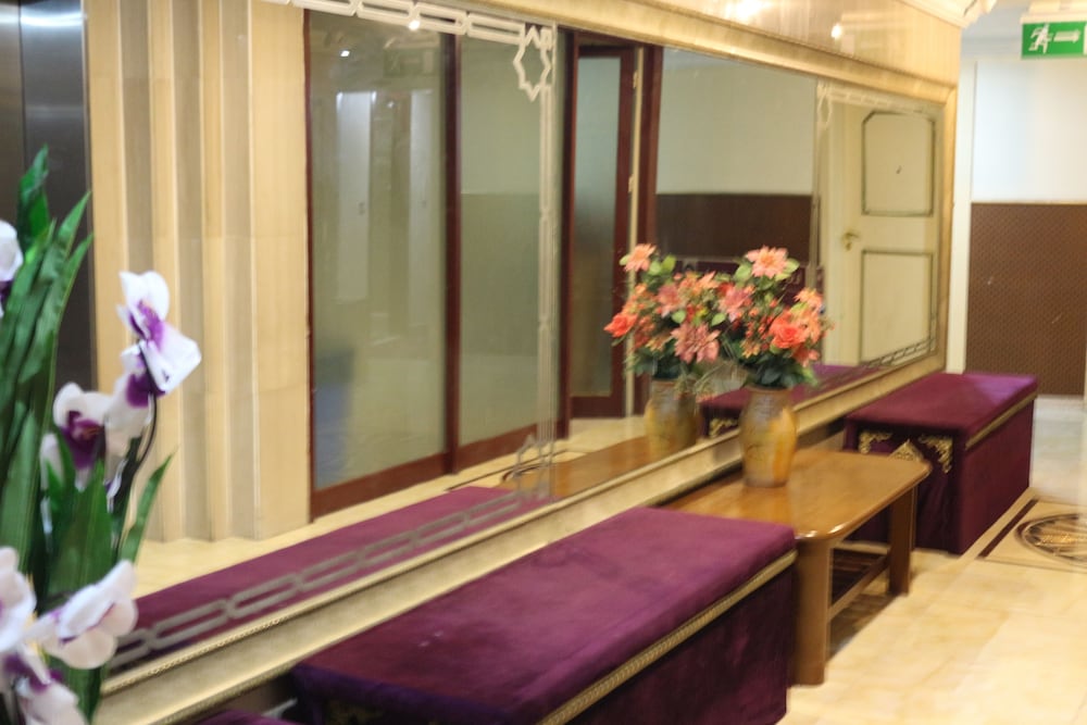 Mariana Hotel 11/50