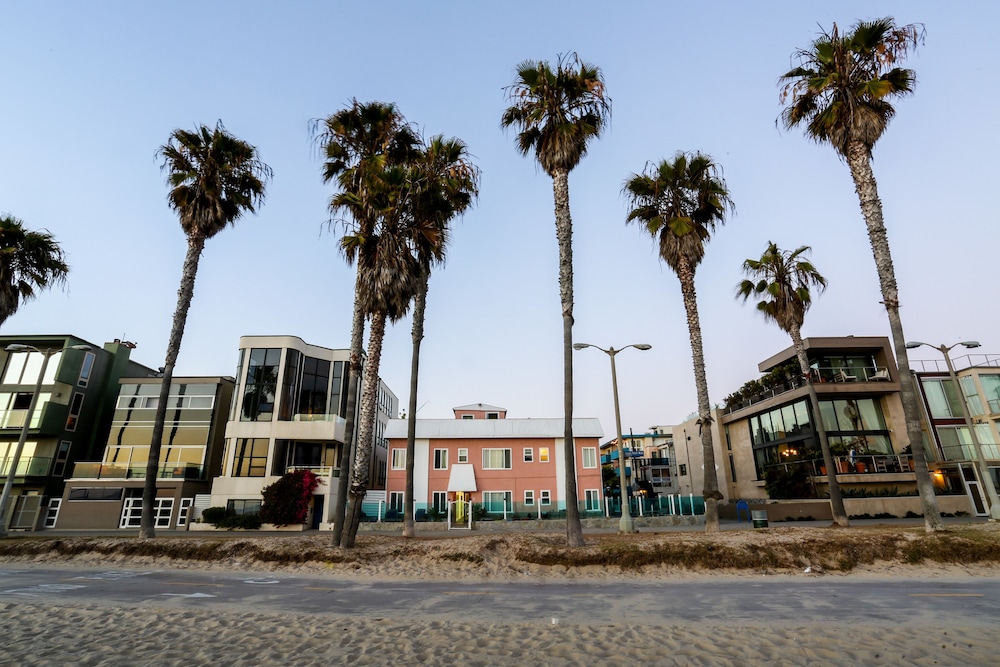 Venice On The Beach Hotel 62/74