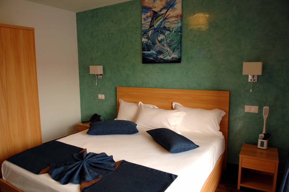 Blue Marlin Hotel 6/50